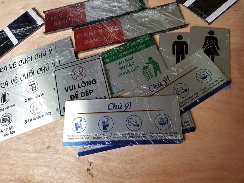 Biển báo giữ vệ sinh chung thumb
