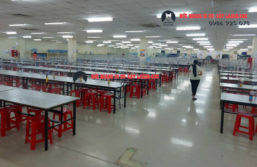 Tấm nhựa Mica trong suốt làm vách ngăn thumb