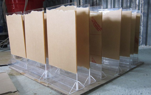 Kệ mica để tờ rơi A4