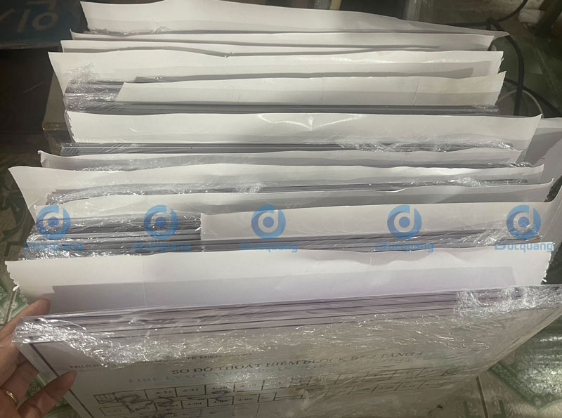 in uv mica trong nguoc lot trang